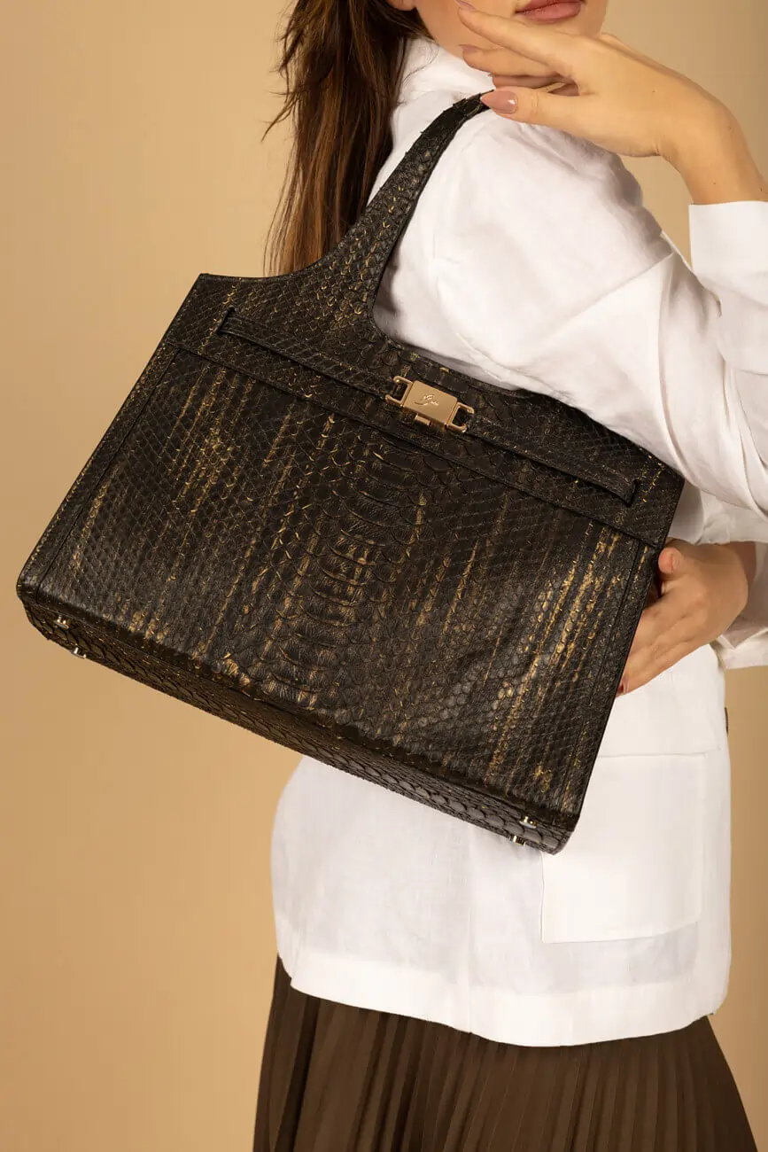 Bianca Real Python (2)