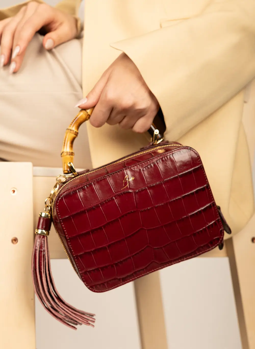 Finestra Soft Croco Print Crossbody Bag (2)